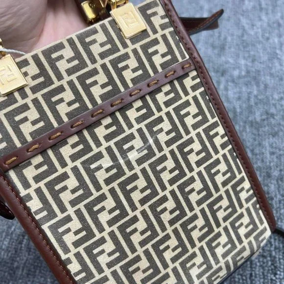 100% Authentic Fendi Shoulder Bag - Picture 5 of 16